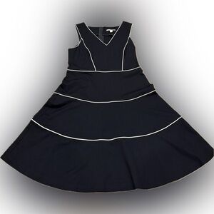 Banana Republic Fit & Flare Dress Black White Piping Sleeveless Size 12